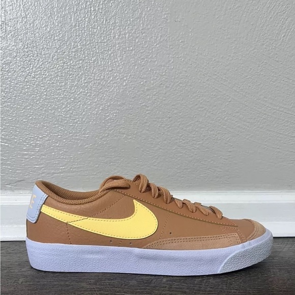 Nike Other - Nike Blazer Low '77 (GS) Amber Brown/Melon Tint Sneaker 7Y/Women 8.5 DA4074 200﻿